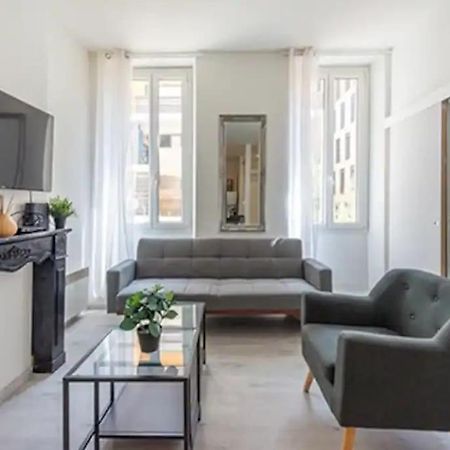 T2 Appartement Lumineux A La Joliette Marseille Luaran gambar